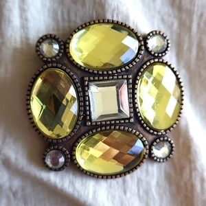 Bold & Brilliant Statement Brooch💛